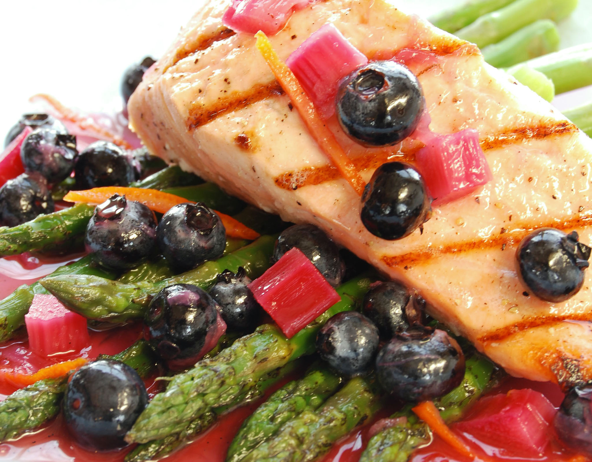 Salmon with blueberries