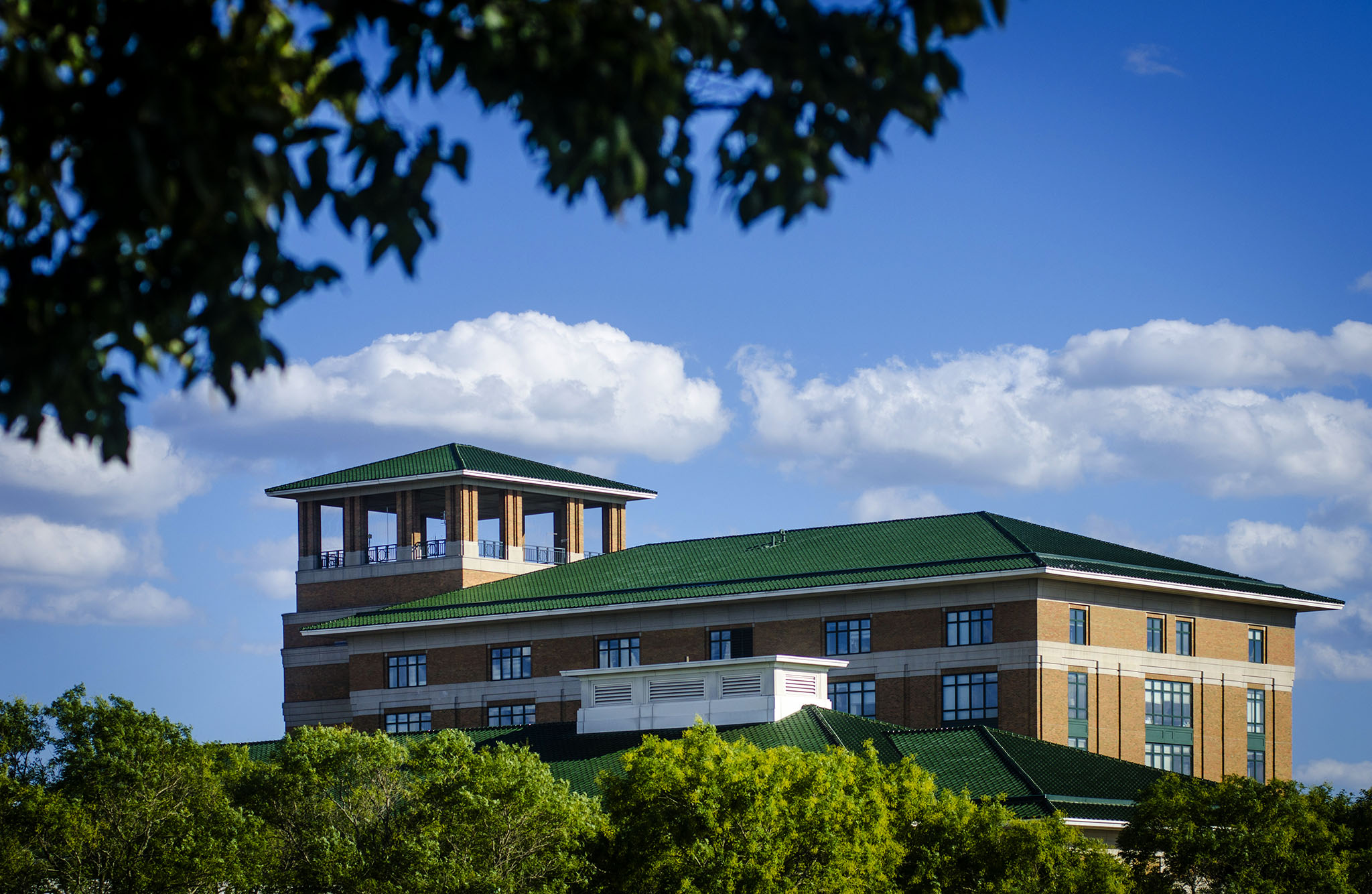 Image of the outside of Columbus Regional Hospital buiilding.