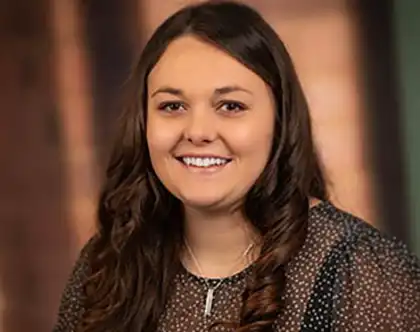 Alivia Hoeltke, FNP-C portrait.