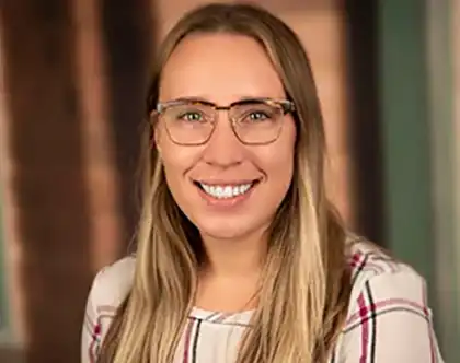 Dasha Kenlan, MD portrait.