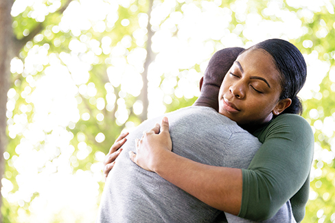 woman-hugging-man