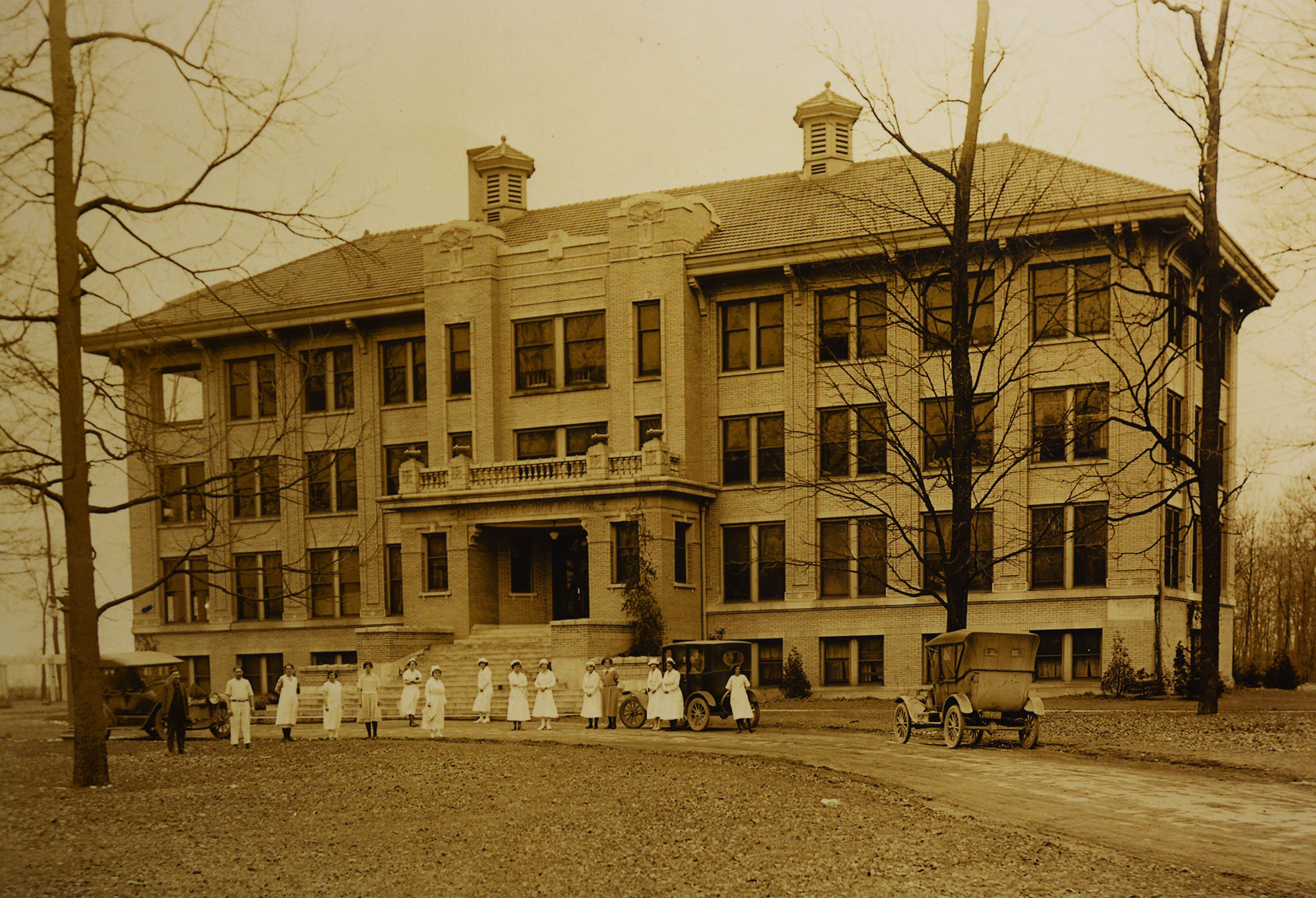 1917 photo of Bartholomew County Hospital